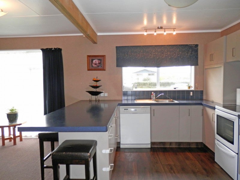 4 Hobbs Place, Westbrook, Palmerston North - Carousel 2