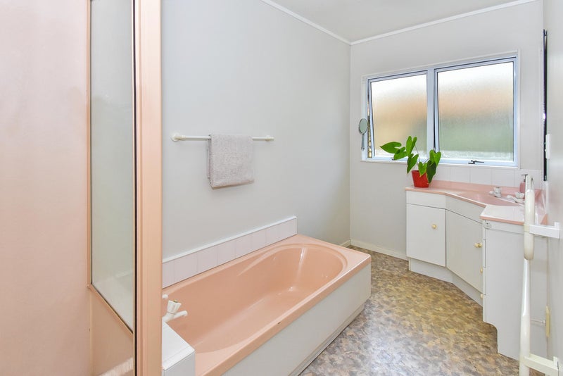 1/348 Great South Road, Opaheke, Papakura - Carousel 13
