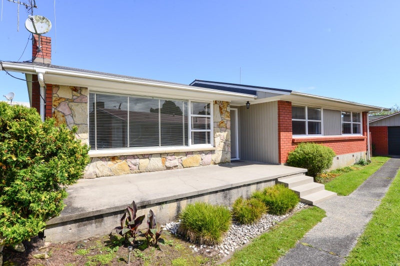 13 Chelmsford Street, Silverdale, Hamilton - Carousel 1