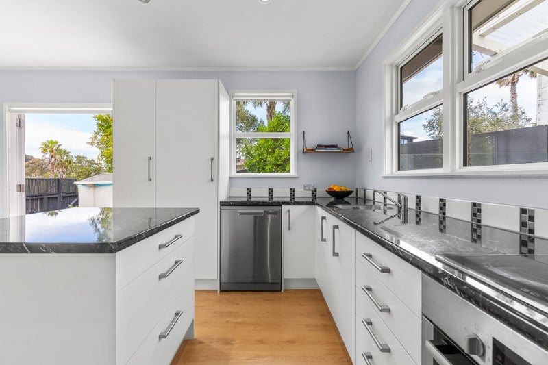 34 McPhail Street, Birkdale, Auckland - Carousel 2