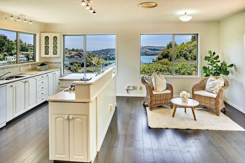 4 Meridian Way, Whitby, Porirua - Carousel 1