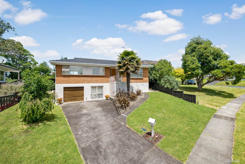 27 Kurnell Drive, Botany Downs, Auckland - Carousel 1