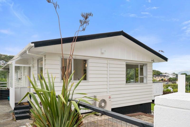 4A Cedar Street, Maungaraki, Lower Hutt - Carousel 1