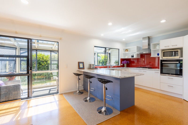 16 San Vito Place, Paraparaumu Beach, Paraparaumu - Carousel 2