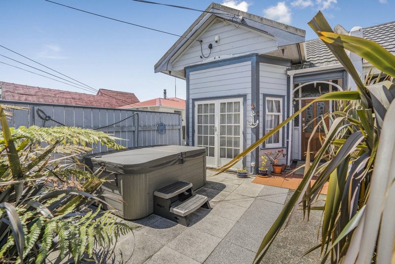 86 Cuba Street, Petone, Lower Hutt - Carousel 2
