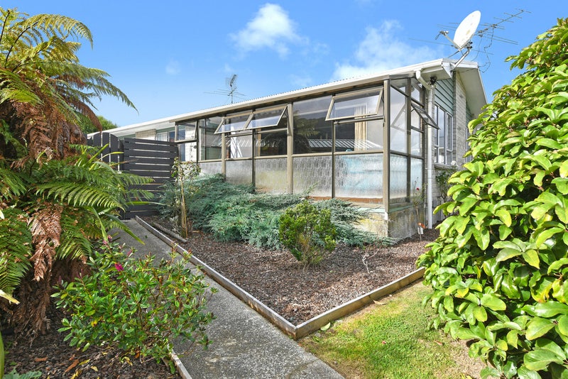 5 Kentucky Street, Totara Park, Upper Hutt - Carousel 2