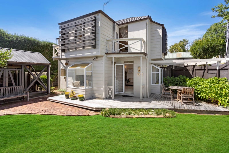 25 Nihill Crescent, Mission Bay, Auckland - Carousel 1