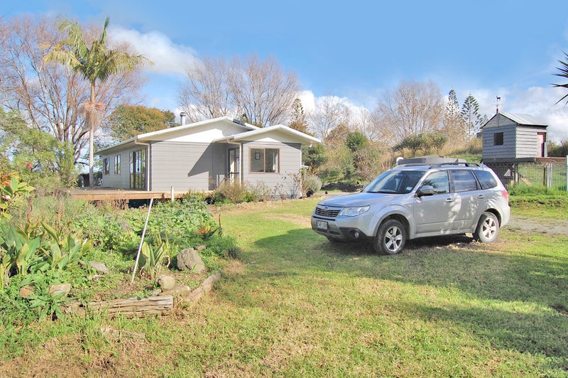 2104 State Highway 1, Kaiwaka - Carousel 1