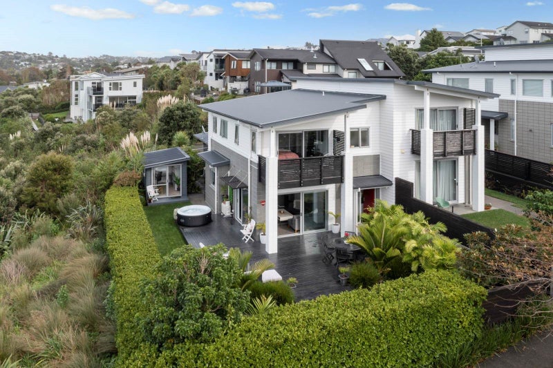 68B Te Oneroa Way, Long Bay, Auckland - Carousel 1