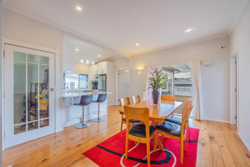 14 Pupuke Road, Hillcrest, Auckland - Carousel 1
