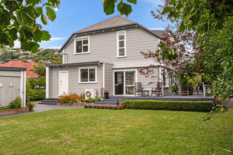 7 Albert Terrace, Saint Martins, Christchurch - Carousel 2