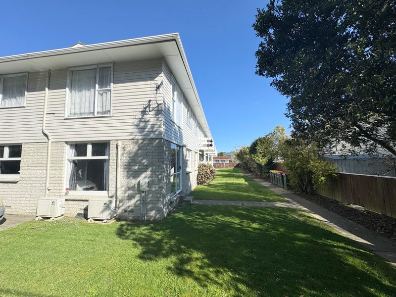 1/10 Trevethick Grove, Woburn, Lower Hutt - Carousel 1