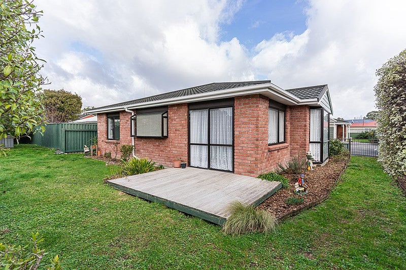 30 Freyberg Street, Roslyn, Palmerston North - Carousel 1