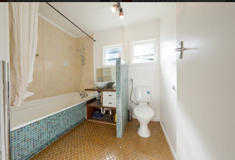 24 Robert Burke Place, Henderson, Auckland - Carousel 12