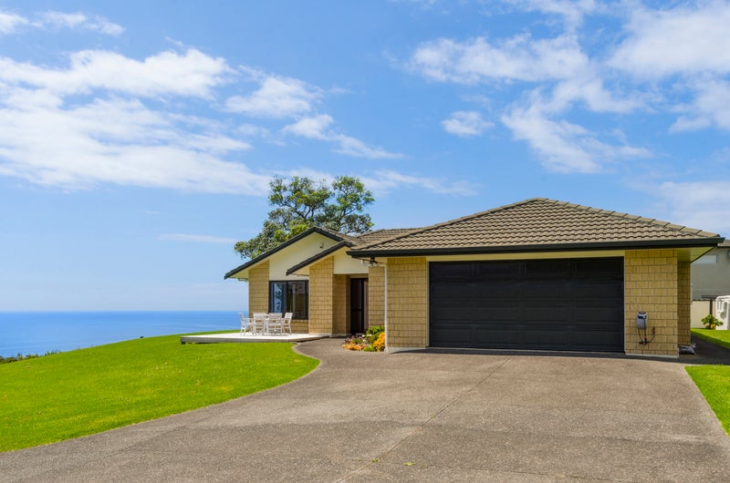 34 Lax Crescent, Leigh, Leigh - Carousel 1