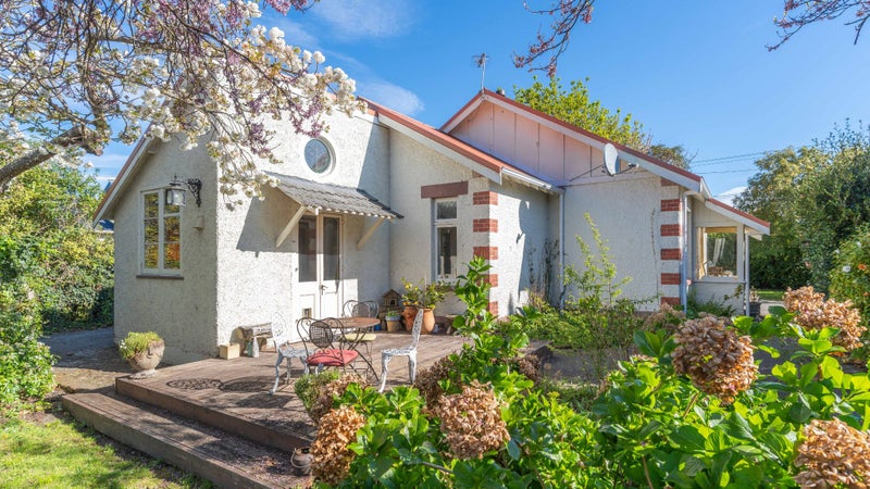 10 Upper Plain Road, Masterton - Carousel 1