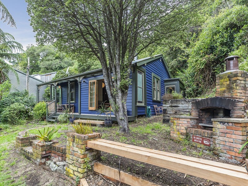 2 Haines Terrace, Aro Valley, Wellington - Carousel 1