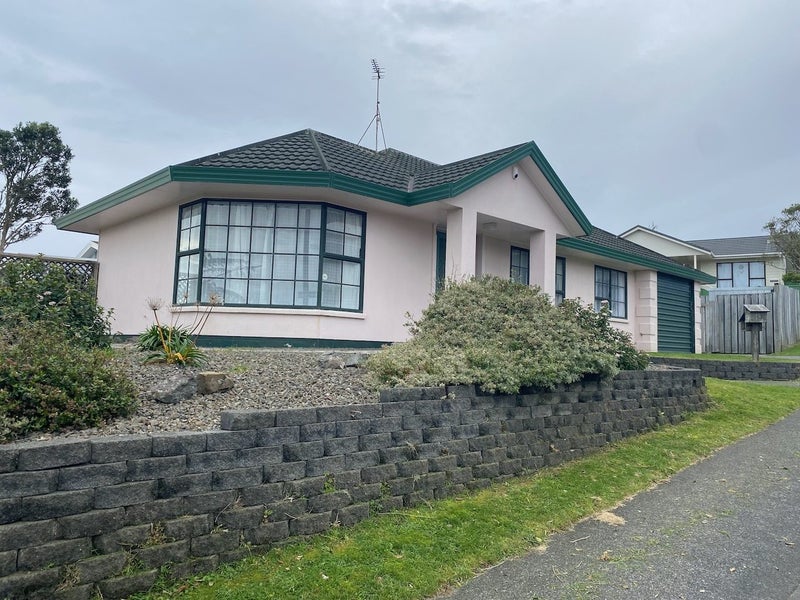 10 Kentwood Drive, Woodridge, Wellington - Carousel 2