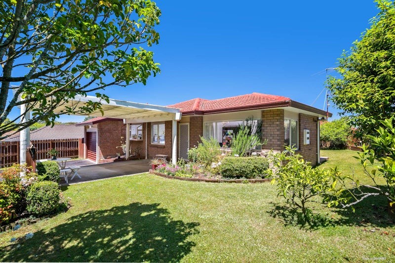 72 Birdwood Road, Swanson, Auckland - Carousel 1