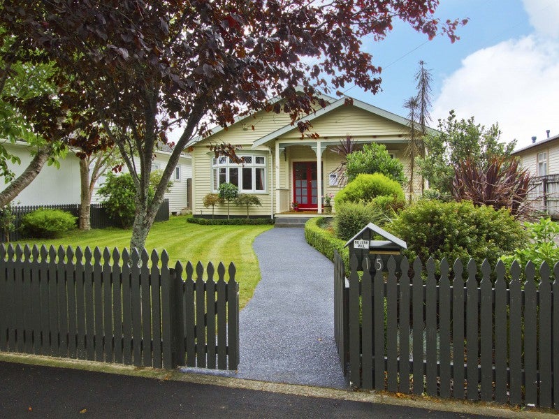 15 Norton Park Avenue, Fairfield, Lower Hutt - Carousel 1