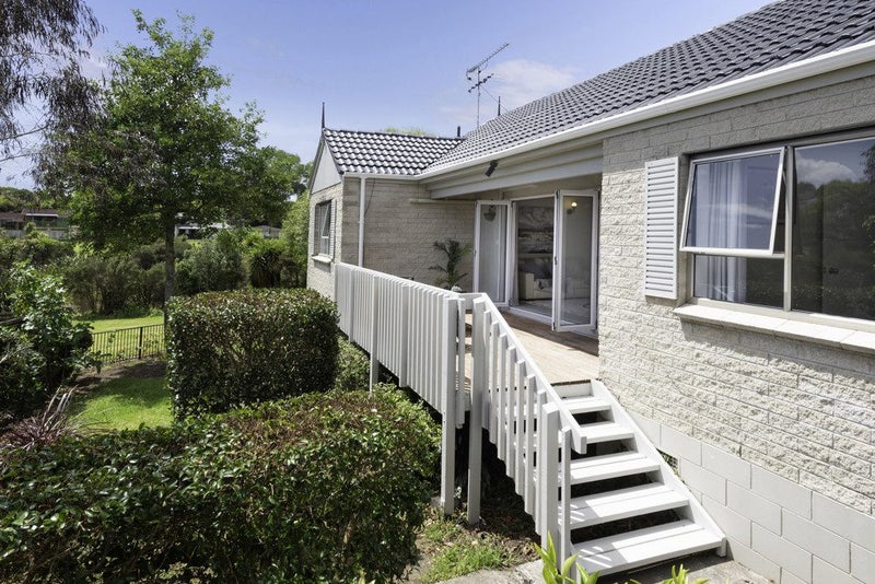 2/30 Curacao Place, Half Moon Bay, Auckland - Carousel 1