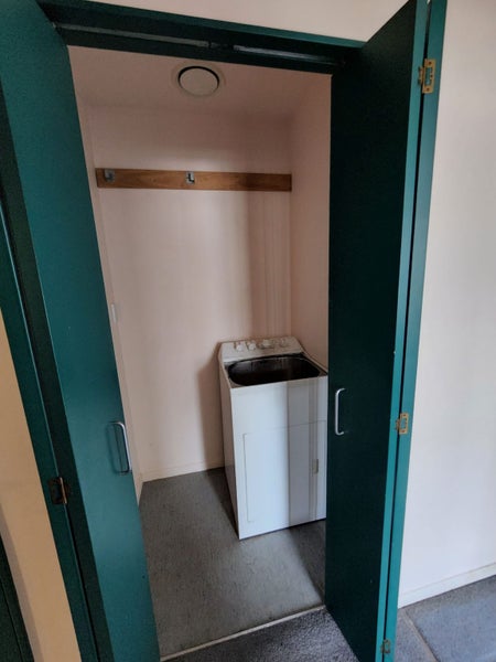 9/80 Kent Terrace, Mount Victoria, Wellington - Carousel 15