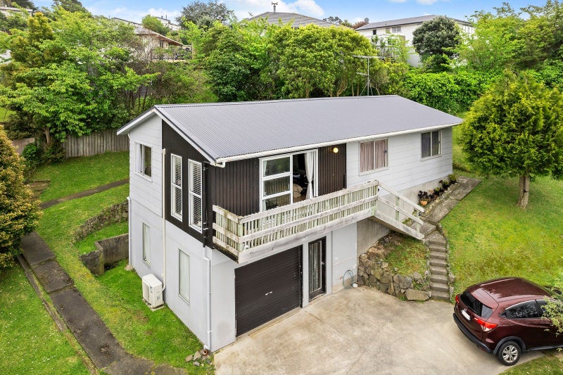 43 Desert Gold Street, Ascot Park, Porirua - Carousel 1