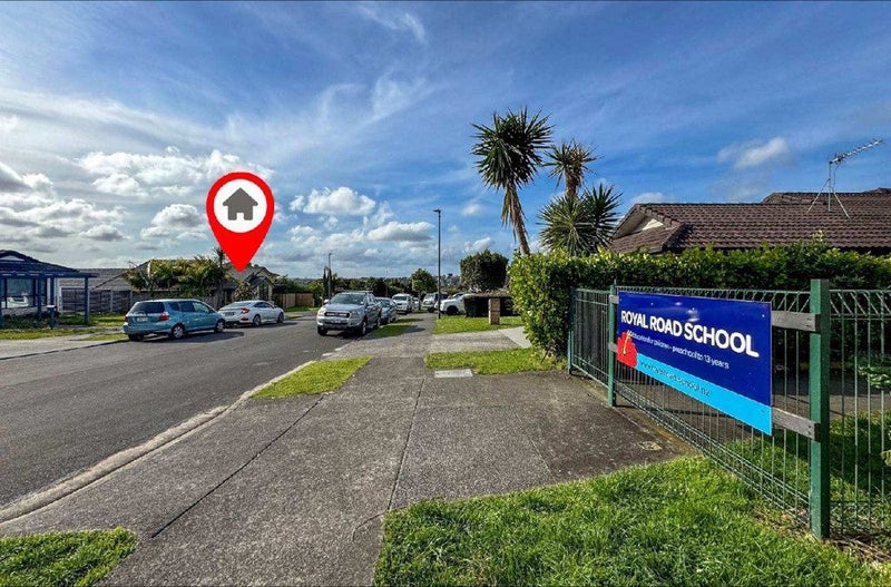 10 Bonny Crescent, Massey, Auckland - Carousel 31