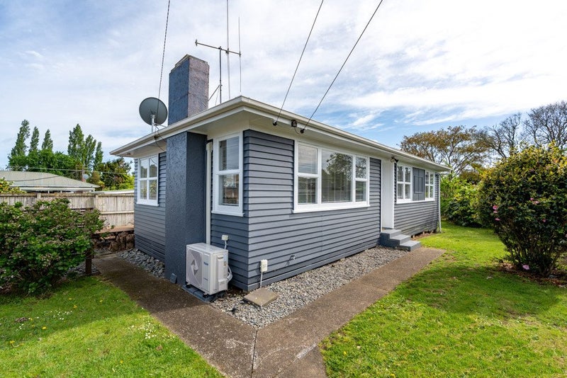 39 Garden Heights Avenue, Glenview, Hamilton - Carousel 1