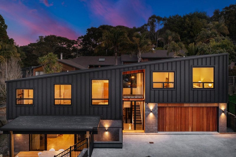 9 Kaihuia Lane, Oratia, Auckland - Carousel 1