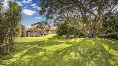 173 Beach Road, Castor Bay, Auckland - Carousel 1