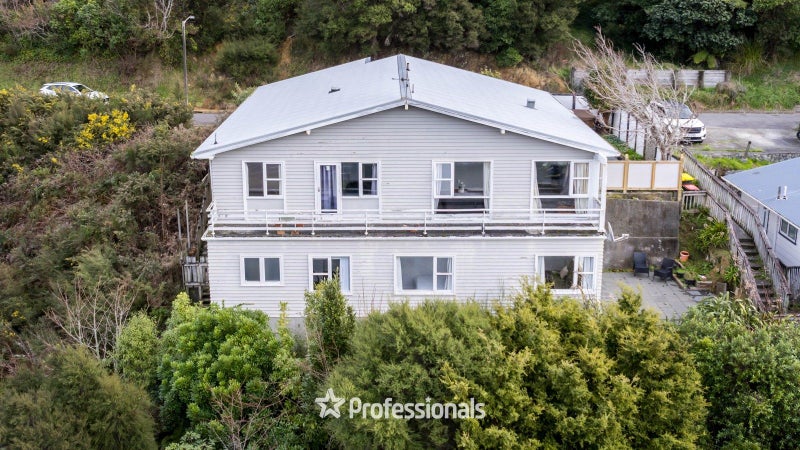 15 Holborn Drive, Stokes Valley, Lower Hutt - Carousel 1