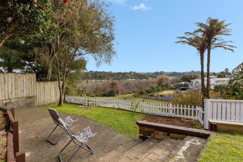5 Carnie Street, Gate Pa, Tauranga - Carousel 1