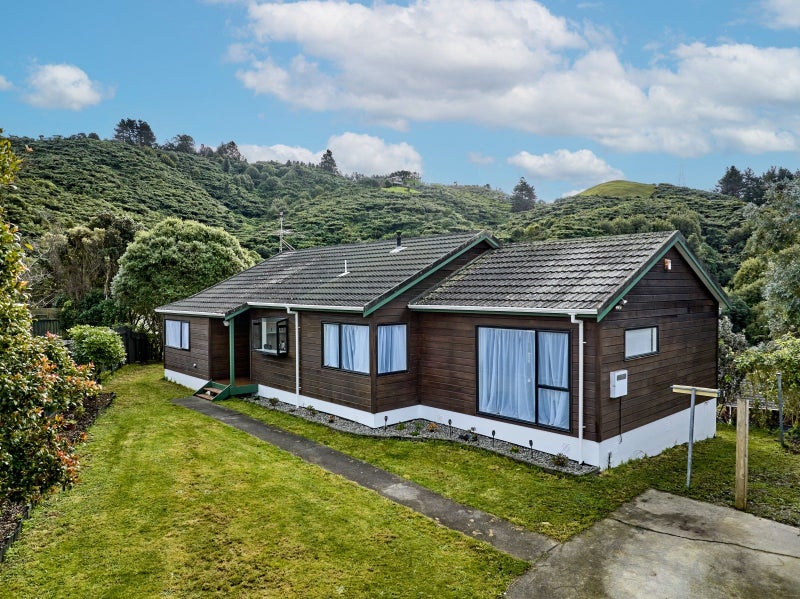 4 Opurere Grove, Tirohanga, Lower Hutt - Carousel 2
