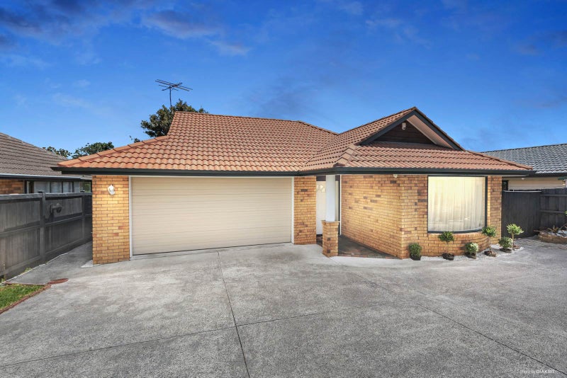 1/55 Whitford Road, Botany Downs, Auckland - Carousel 1