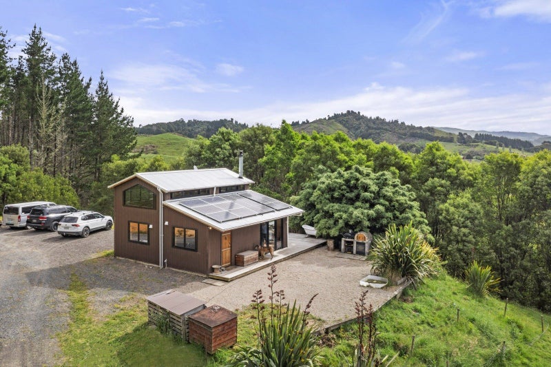 843 Old Mountain Road, Waitetuna - Carousel 1