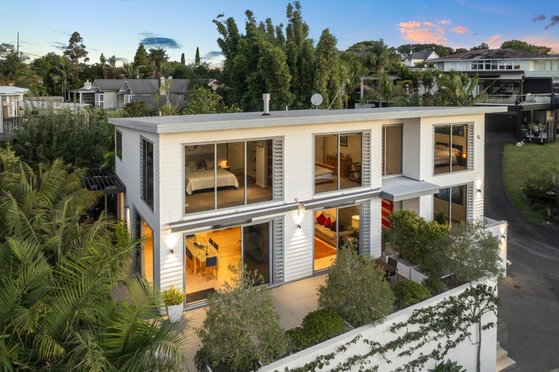 41B Selwyn Avenue, Mission Bay, Auckland - Carousel 1