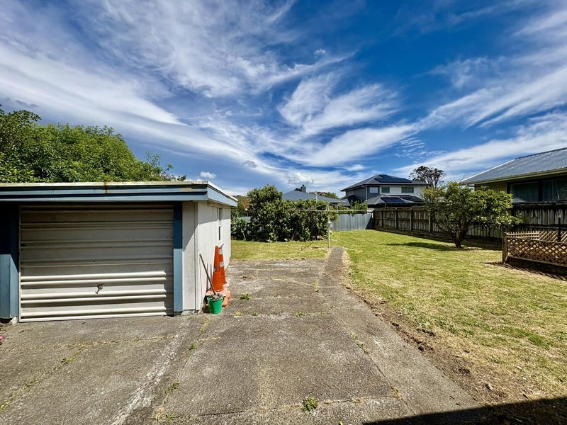 6 Churton Crescent, Taita, Lower Hutt - Carousel 9