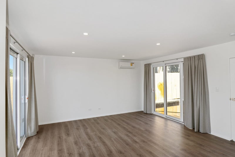 13A Teal Crescent, Beach Haven, Auckland - Carousel 2