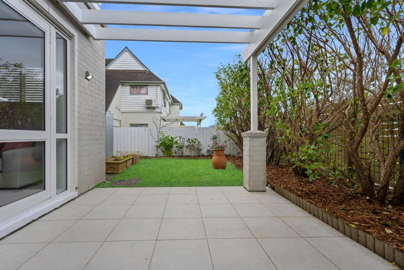 30 Hatfield Place, Albany Heights, Auckland - Carousel 2