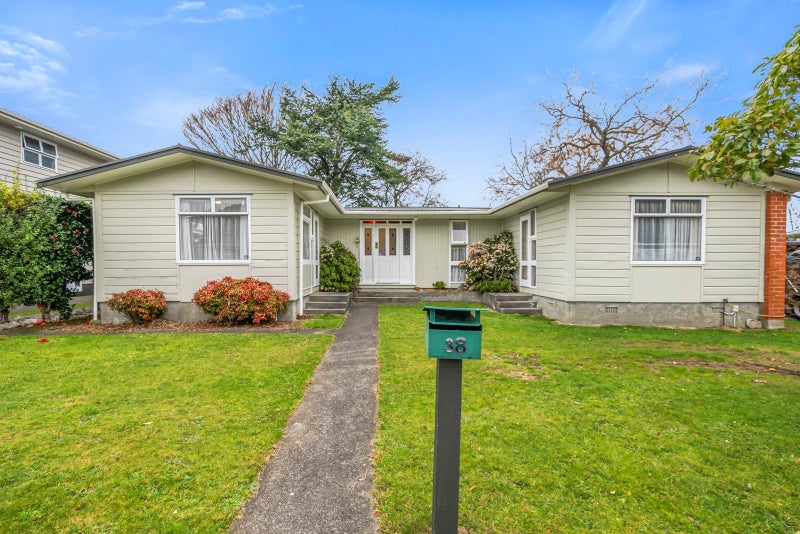 38 Holdsworth Avenue, Trentham, Upper Hutt - Carousel 1
