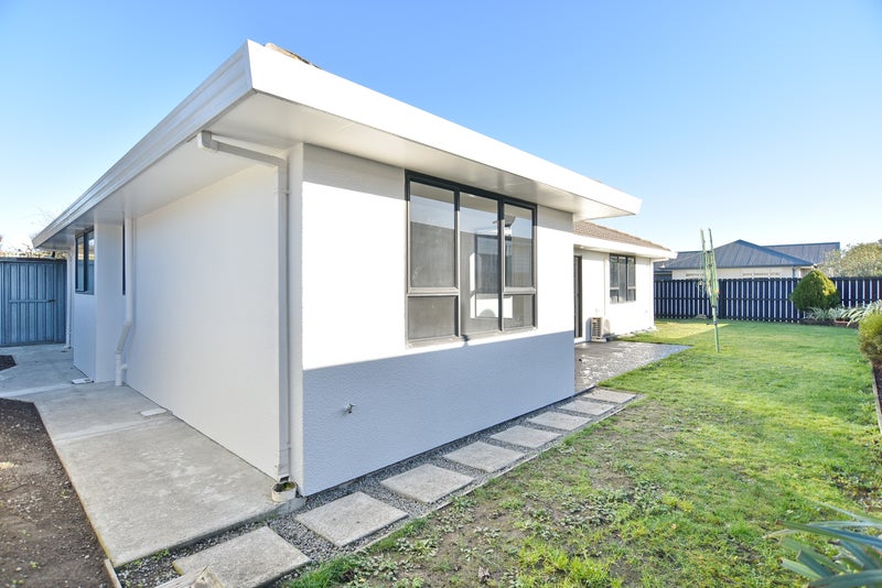 2/4 Kirsten Place, Parklands, Christchurch - Carousel 17