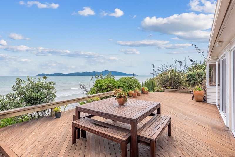 100 The Esplanade, Raumati South, Paraparaumu - Carousel 1
