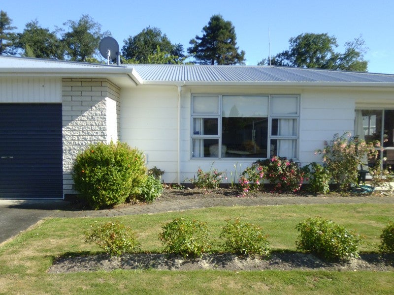4 Pencarrow Street, Highbury, Palmerston North - Carousel 1