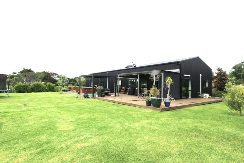 67A Shaw Road, Oratia, Auckland - Carousel 1