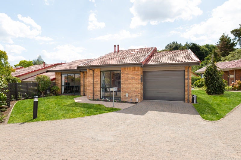 33 Selby Mews, Flagstaff, Hamilton - Carousel 1