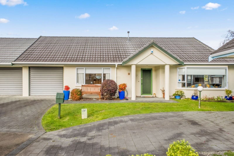 2 Millwood Place, Silverstream, Upper Hutt - Carousel 1