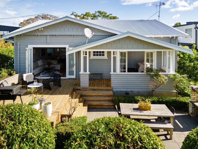 4 Dyer Street, Whitiora, Hamilton - Carousel 1