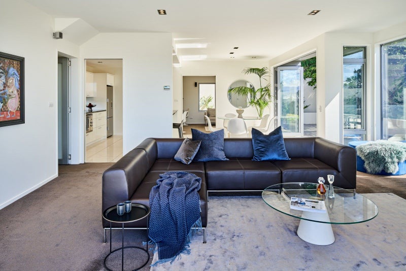 1 Upper Lewisville Terrace, Thorndon, Wellington - Carousel 2