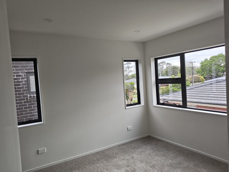 52 Tiraumea Drive, Pakuranga, Auckland - Carousel 5